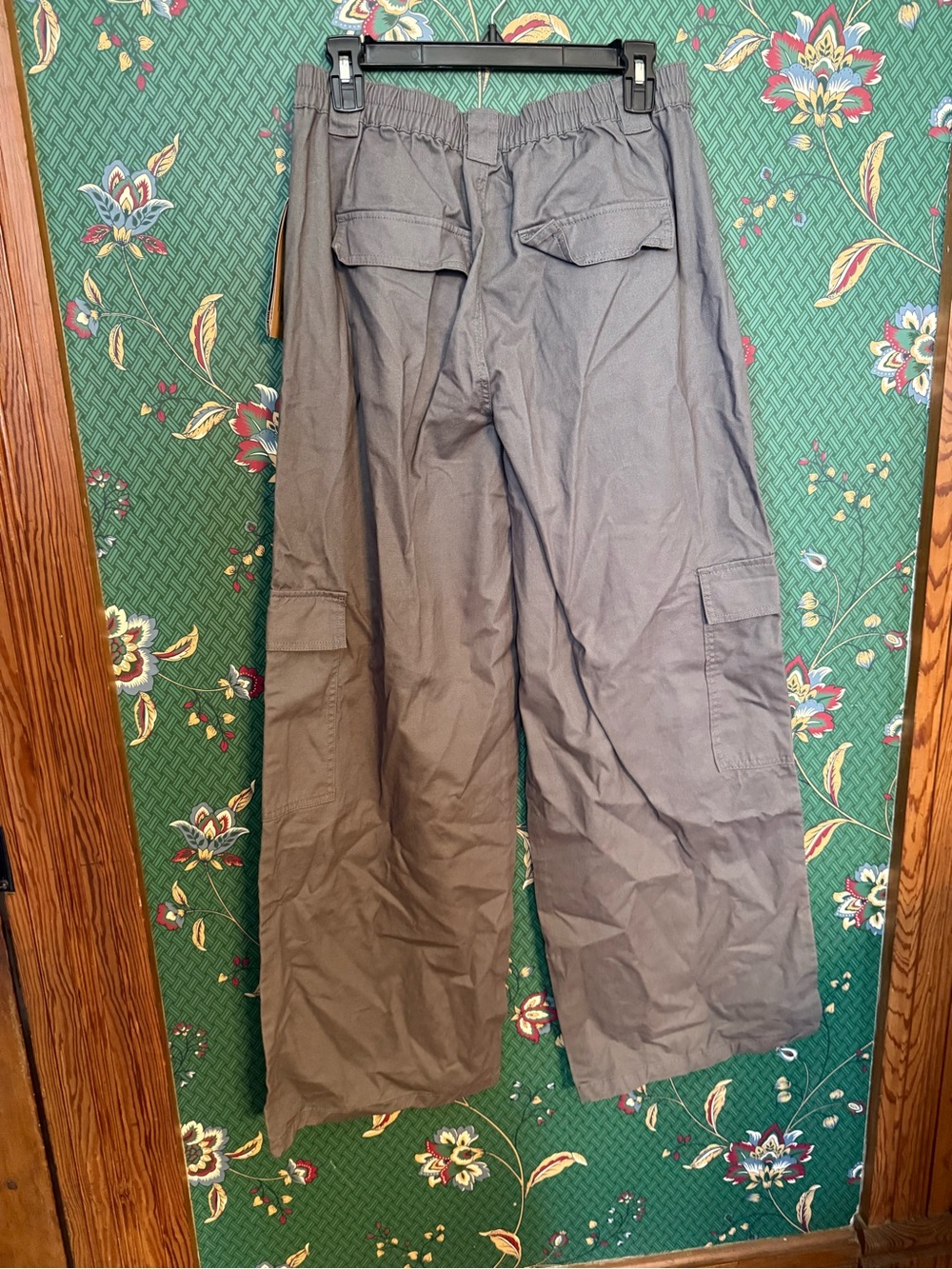 Wide-Leg Cargo Pants - Gray - Picture 4 of 4